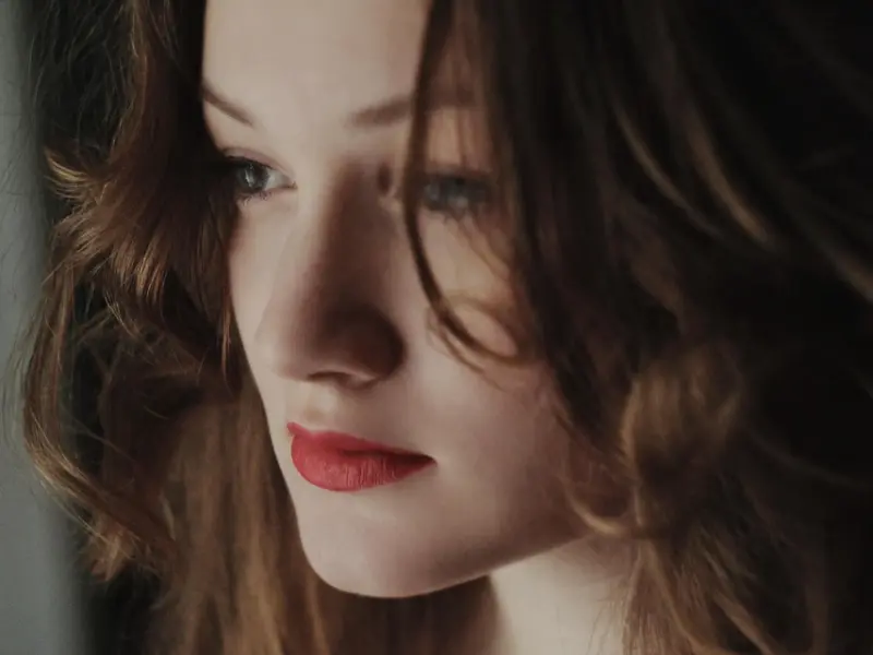 对方值得不值得，不是依照你开不开心来决定