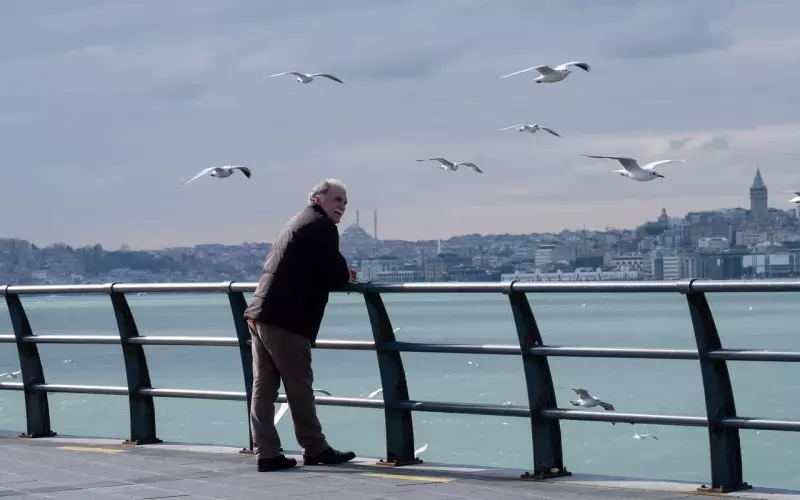 男人出轨，原谅和离婚，哪条路更好走？