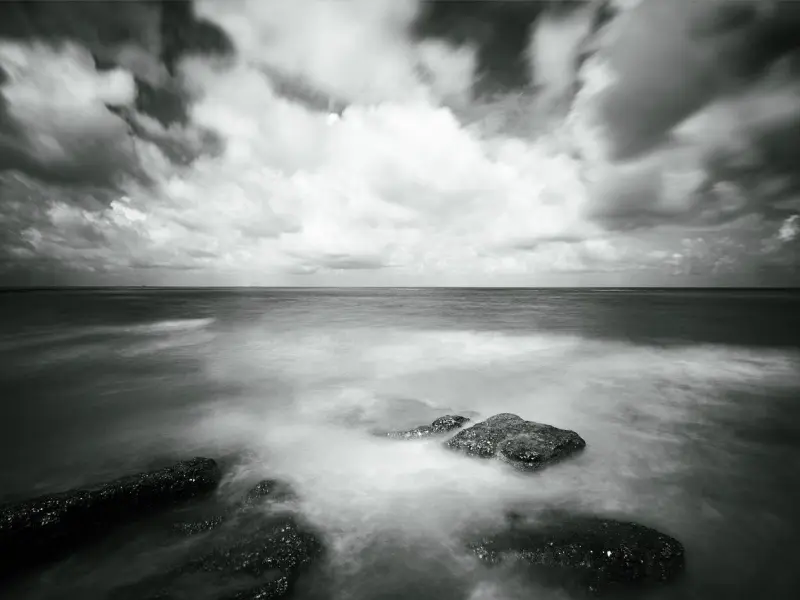 爱上一个，彼此都有家庭的人，心里的痛，有谁能懂？