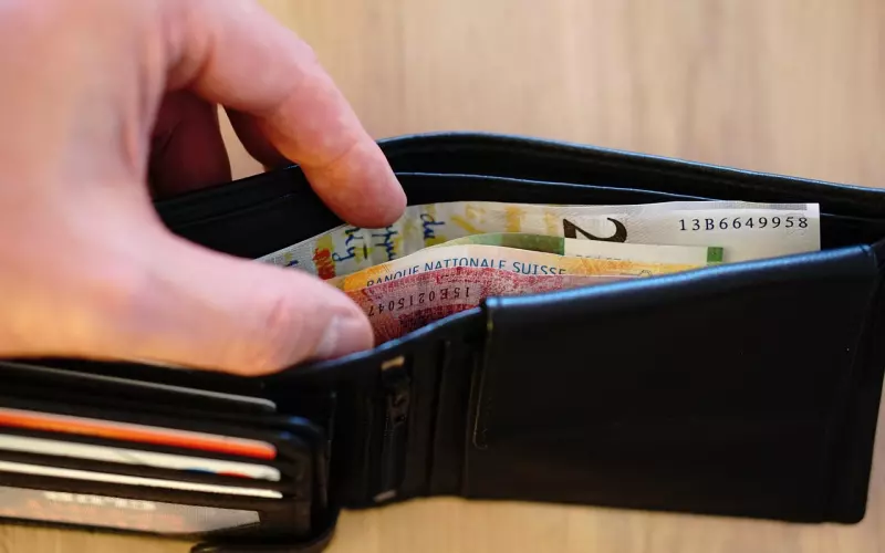 为什么男人一有钱，就想抛弃糟糠之妻？这2位成功男士说了内心话