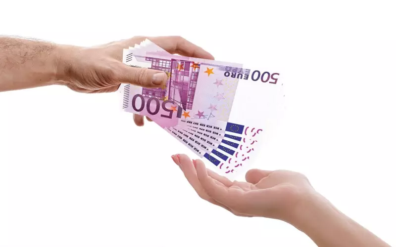 为什么我借钱给他买房子，他还会拉黑我？