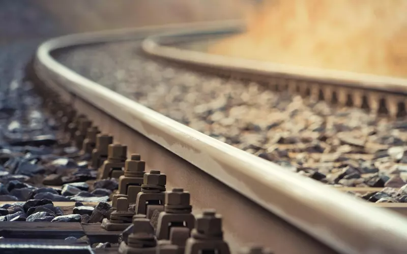 为何他宁愿决绝离开，也不接受你的挽留？