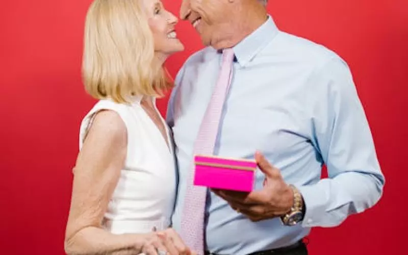 妻子出轨55岁老男人事件(老人出轨案件)