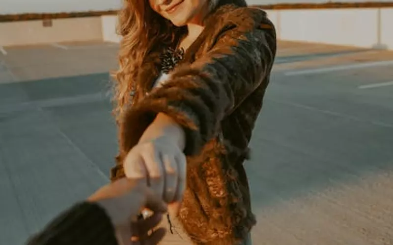 前任还会主动联系前女友吗(前男友放不下前任的表现)