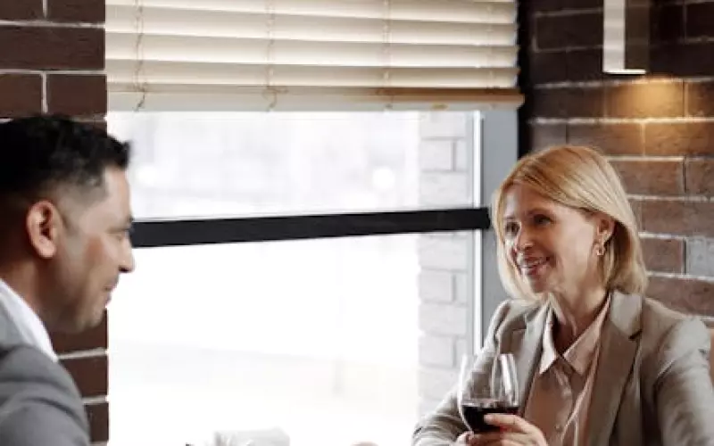 拆散别人的婚姻的人是有报应吗(拆散别人婚姻什么后果)