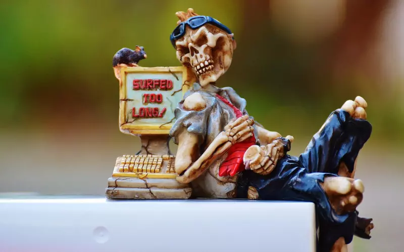 挽回男友：男友出轨成瘾，我应该放弃还是挽回？