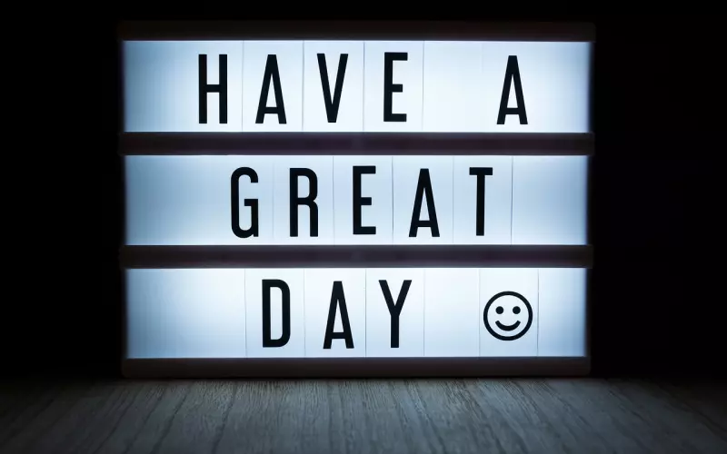 挽回天秤座男友：天秤男分手之后还会回我的信息，还有挽回的希望吗