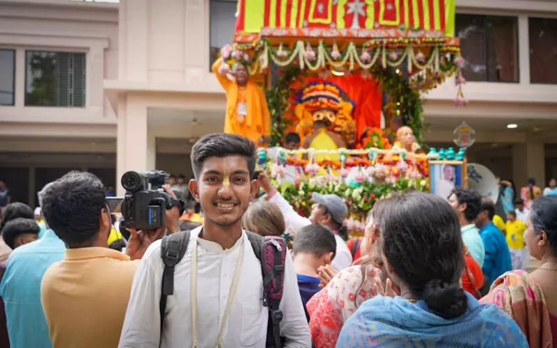 女子婚外情纠缠男子(男子意外发现女子的婚外情)