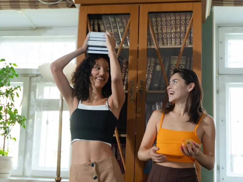 女人都喜欢这几个小动作，你学会了几个？