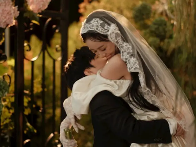 女人别傻，四大老公出轨的表现说明早就不爱你了