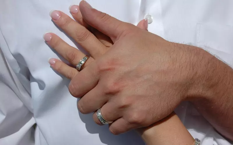 女人，永远别低头…