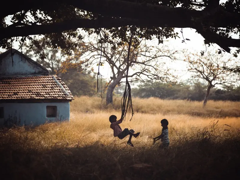 女人想要和你在一起，才会有这些小举动，根本“憋不住”！