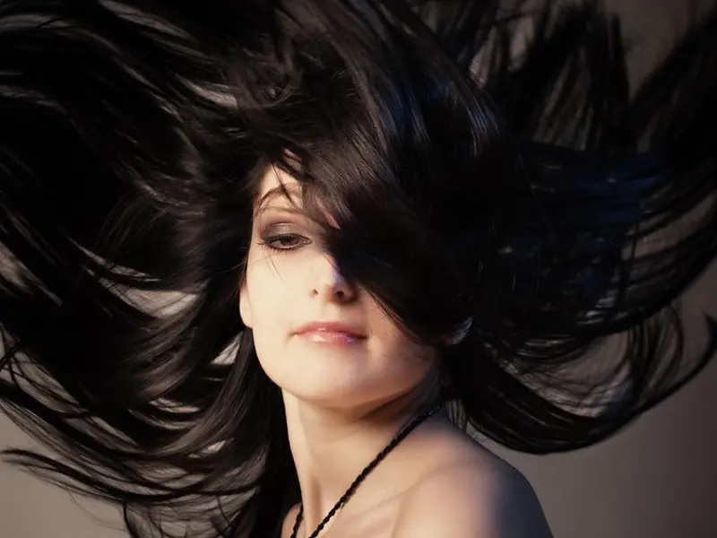 不爱发朋友圈的女人，一般都是这3种人，八九不离十，别不信！