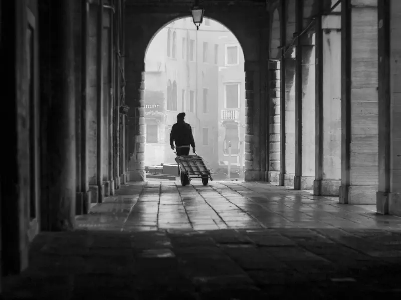 哄女孩子开心的话