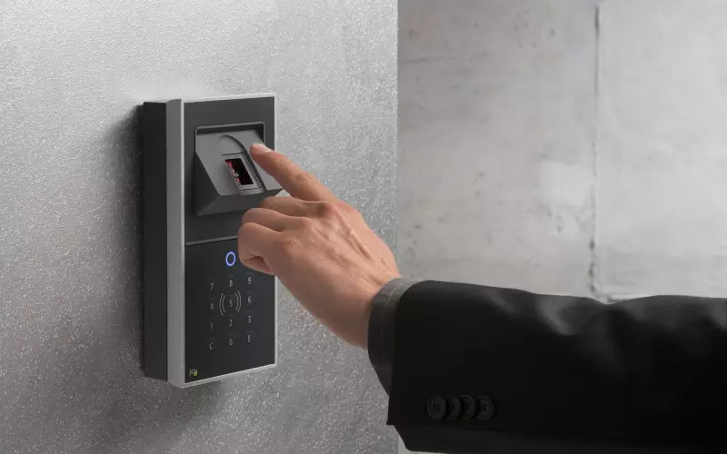 烦恼，老公与前任存在暧昧