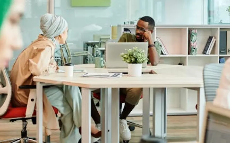 重新接纳一段感情就能忘记前任(放下前任的男生还会逃避前任吗)