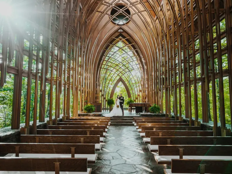 你和女友的隐私，可能被卖到了成人网站