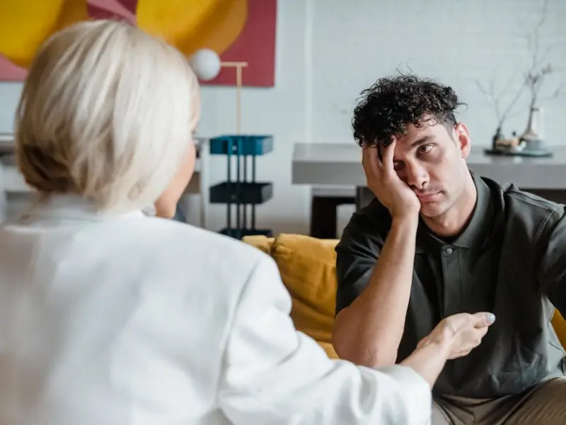 男友不愿意和你聊天，不想跟你敞开心扉，情感咨询师教你解决！