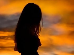 发现男人有出轨的征兆怎么处理(出轨的男人如何走出婚外情的痛苦)