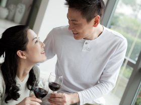 40岁男人如何看待婚外情(为了婚外情抛妻弃子的男人)