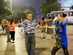 53岁女人含泪告别婚外情(发现老公婚外情5年我该怎么办)